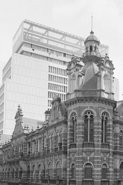 中環舊郵政總局 1976 舊香港照片掛畫｜局部細節 1 — Old Hong Kong photo, Old General Post Office, Central, 1976, detail crop 1