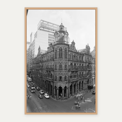中環舊郵政總局 1976 舊香港照片掛畫｜原木框合成示意 — Old Hong Kong photo, Old General Post Office, Central, 1976, natural wood frame mockup